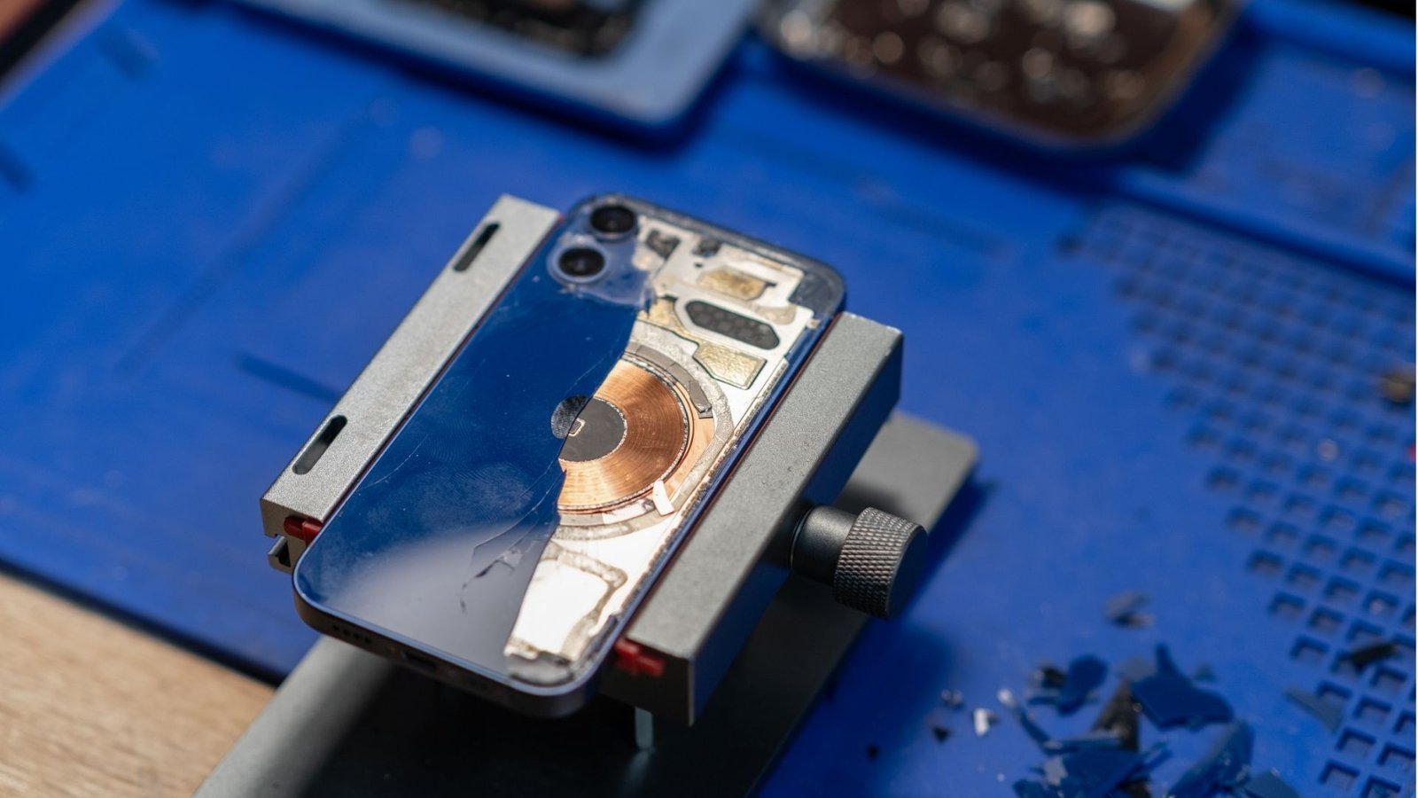 lens camera bị trầy xước